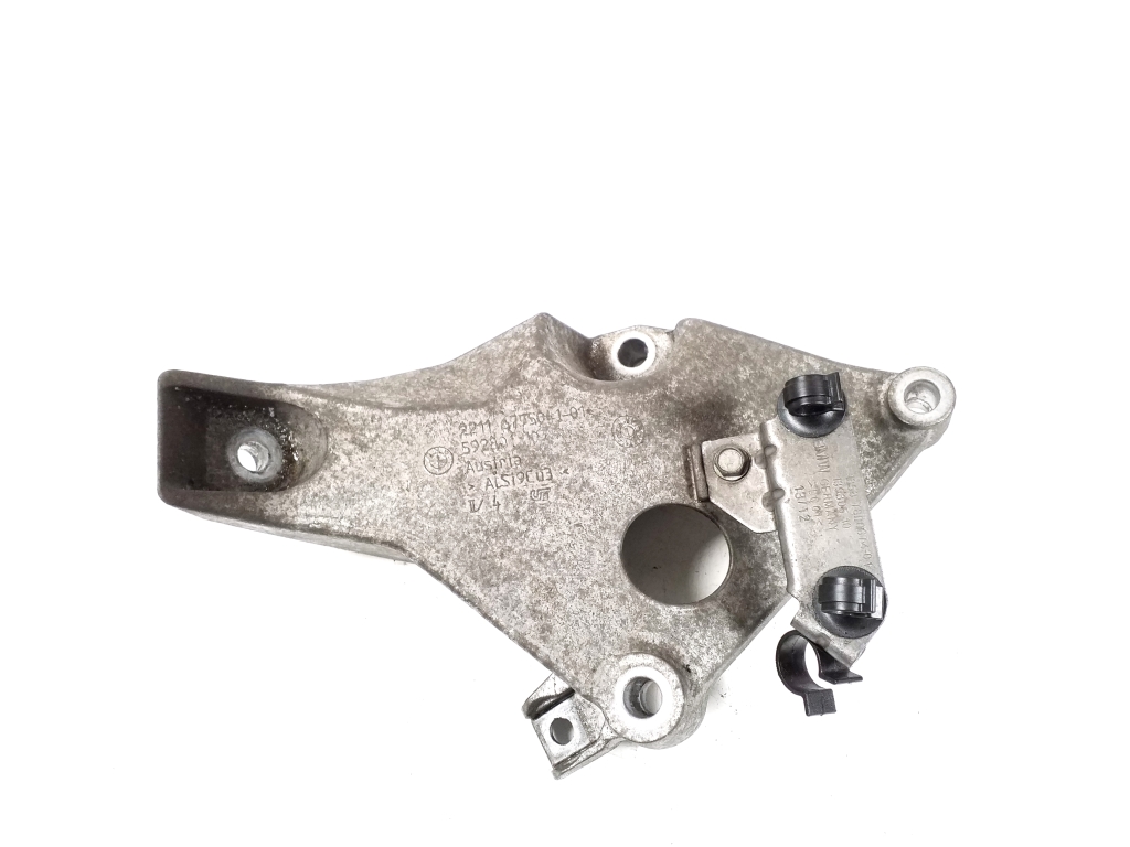 BMW 1 SERIES E82 (2007–2013) Engine bracket 6775041 BMW 1 SERIES E82 (2007–2013) Engine bracket 6775041