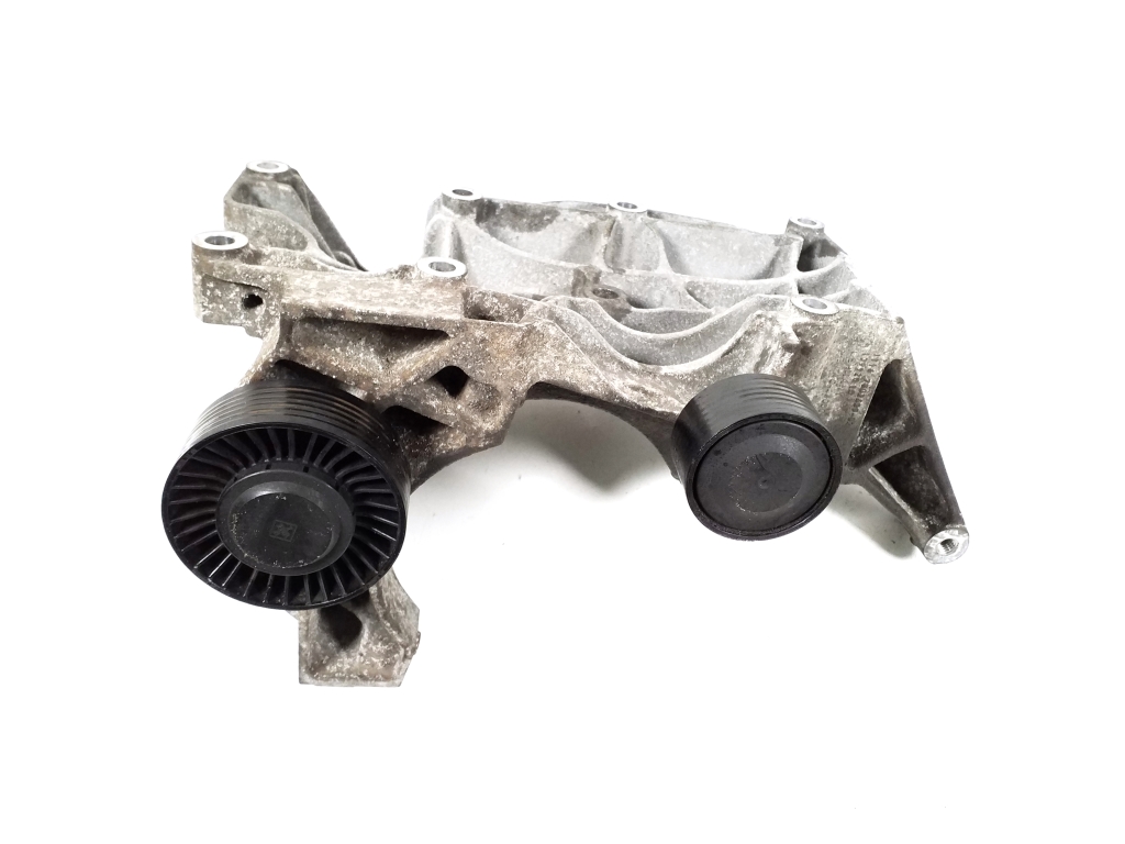 BMW 1 Series E81/E82/E87/E88 (2004-2013) Кронштейн генератора 7802639 21924135