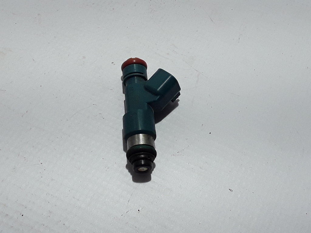 Used VOLVO XC60 Fuel injector 30777501