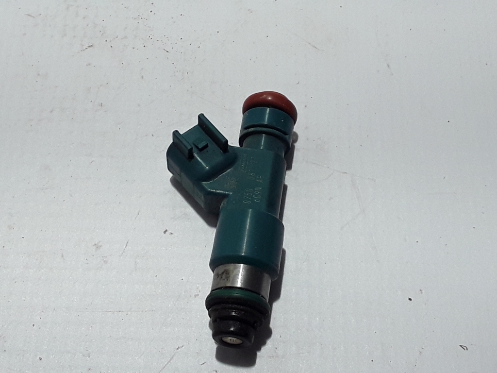 Used VOLVO S80 Fuel injector 30777501