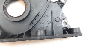  Crankshaft seal with housing 