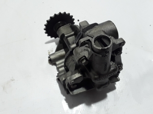 RENAULT Espace IV (2002–2014) Ölpumpe 8200345757 - 2