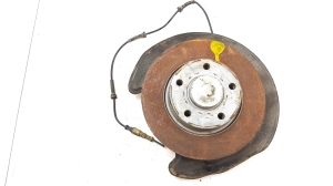 Rear wheel hub
