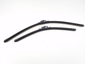   Windshield wiper blades 