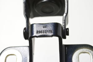 Opel Astra K (2015–2021) Trunk lid hinge 39033176 - 2
