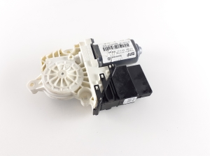  Hinterer Seitentür-Fensterhebermotor  - 5K0959703C 