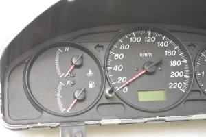 Mazda Premacy (1999–2005) Combiné d’instruments WKCB24B - 2