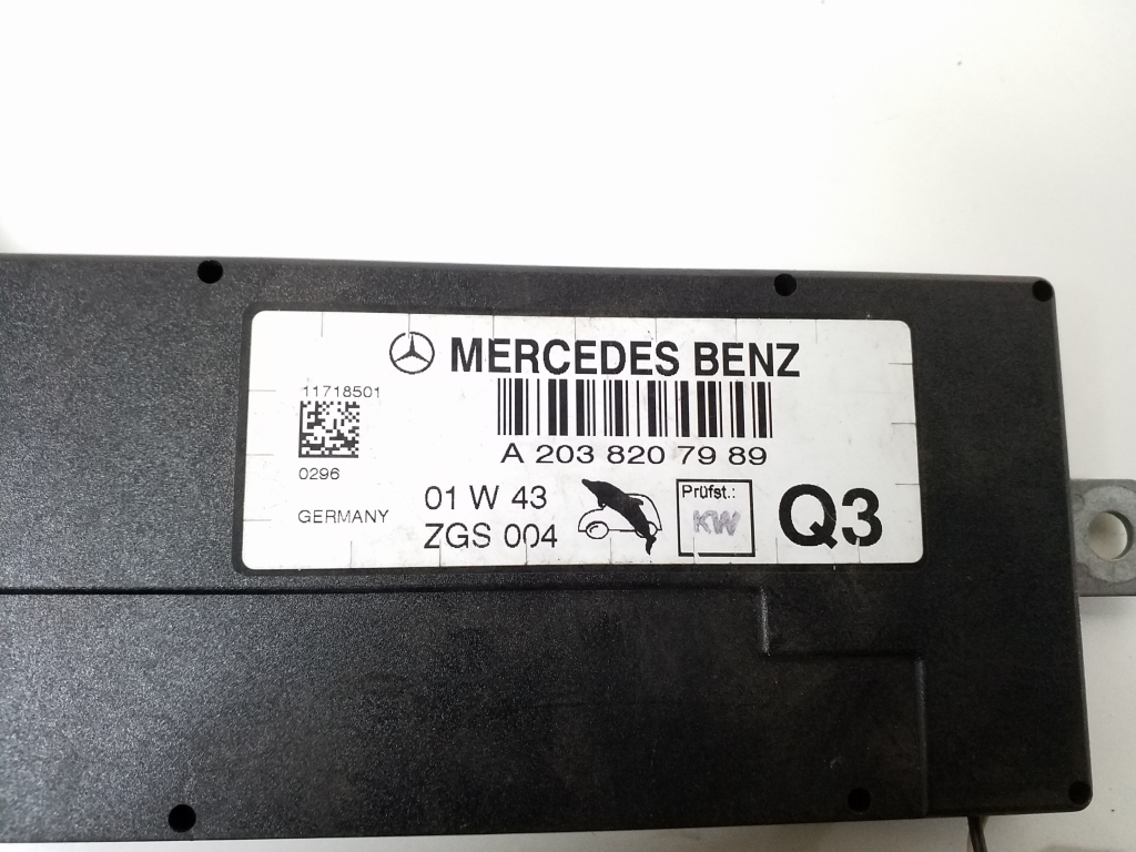 MERCEDES-BENZ C-Class W203/S203/CL203 (2000-2008) Bootlid antennivahvistin A2038207989 21014933