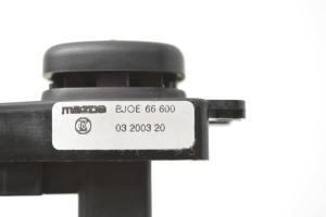 Mazda 3 (2003–2009) Mirror control switch BJOE66600 - 2