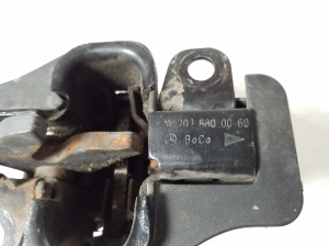 Mercedes Benz C-Class 203 (2000–2007) Kapoti lukk A2038800060 - 2