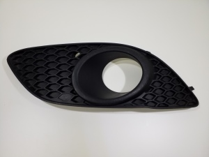 Front bumper lower grille - 13247323