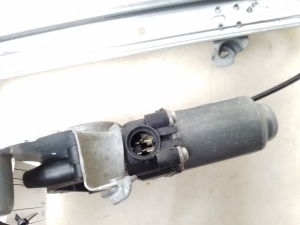 NISSAN Navara (2005–2015) Rear side door window regulator and its parts - 2