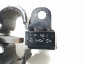  Engine cover lock 