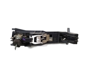 Mercedes Benz C-Class 203 (2000–2007) Front door external opening handle and its details - 3