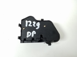 Mercedes Benz C-Class 203 (2000–2007) Esiistme juhtlüliti istmel A2108213851 - 4