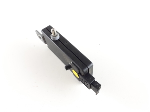 AUDI S6 (1999–2003) Antenna amplifier 4B5035225C - 2