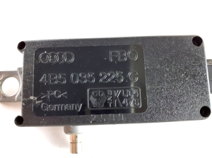 AUDI S6 (1999–2003) Antenna amplifier 4B5035225C - 3
