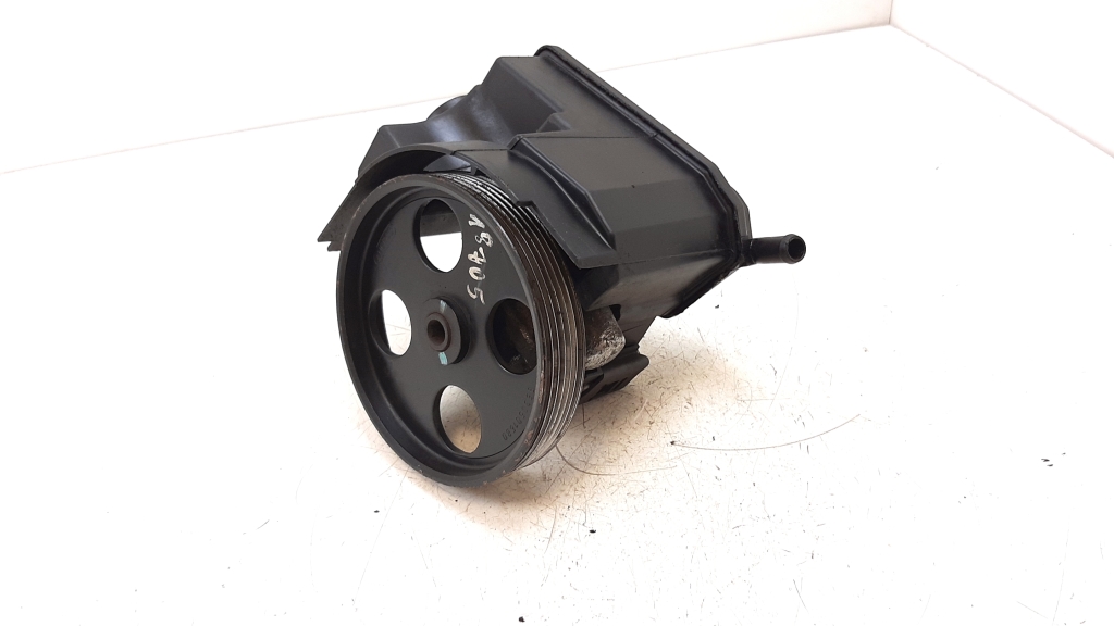 Used Peugeot 206 Power steering pump 9631411580