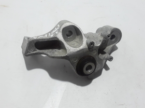  Engine holder 