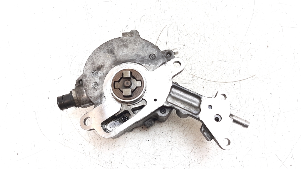 Used Volkswagen Caddy Vacuum pump 038145209Q