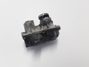  EGR valve 