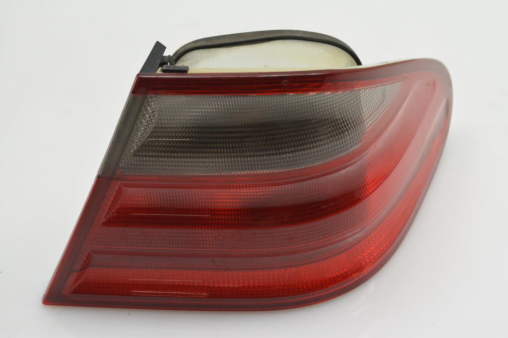 Задна дясна задна лампа
