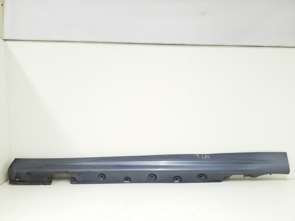 BMW 3 SERIES E46 (1998–2007) Karbi välimine ilupaneel 8209755 BMW 3 SERIES E46 (1998–2007) Karbi välimine ilupaneel 8209755