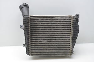 Volkswagen Touareg I (2002–2010) Vahejahuti radiaator 7L0145804A - 2