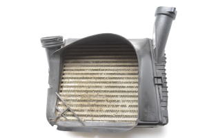 Vahejahuti radiaator - 7L0145804A