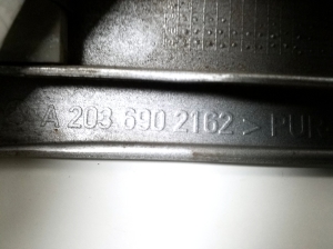 Mercedes Benz C-Class 203 (2000–2007) Esiukse liist A2036902162 - 2