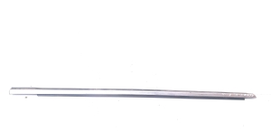 Baguette extérieure de vitre de porte avant