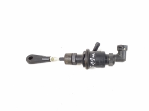 Hyundai ix35 (2009–2015) Clutch master cylinder - 2