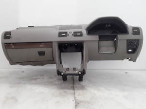   Armatuurlaud ja selle osad  - 39873794  