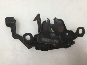 NISSAN Terrano R20 (1996–2007) Hood latch 656017F000 - 2