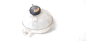 Kia Sportage (2016–2021) Coolant reservoir - 2