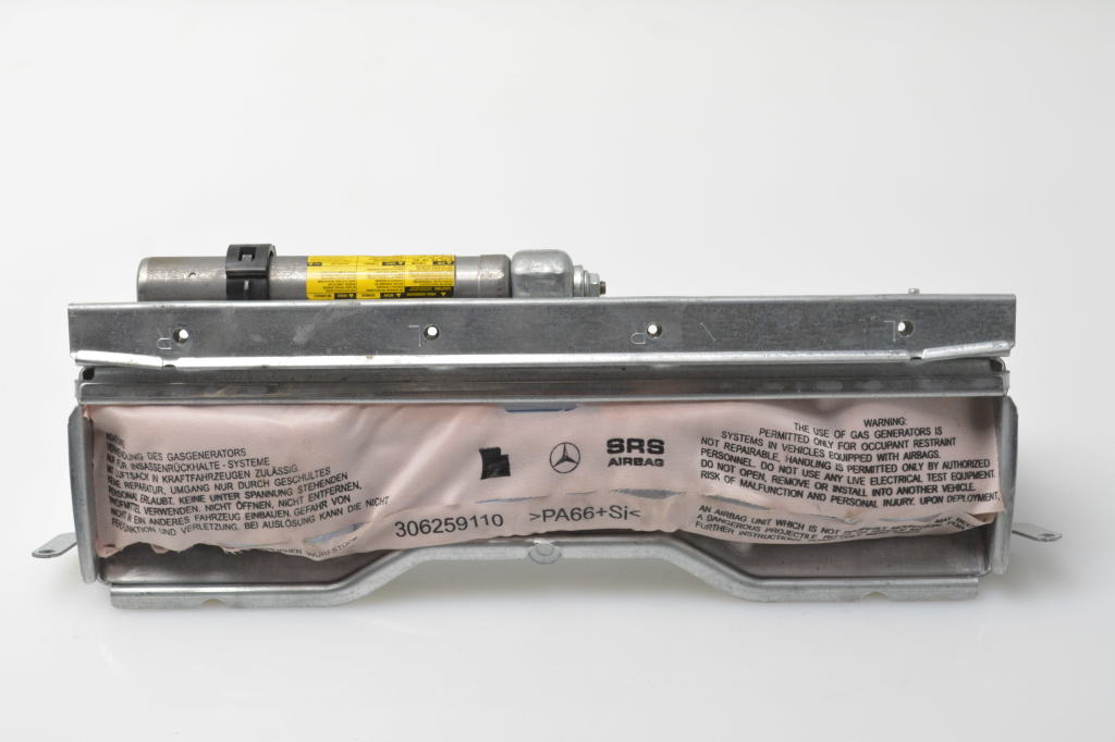 Mercedes Benz C-Class 204 (2007–2014) Põlveturvapadi 306259110 Mercedes Benz C-Class 204 (2007–2014) Põlveturvapadi 306259110