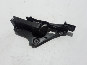  Engine cover hinge 