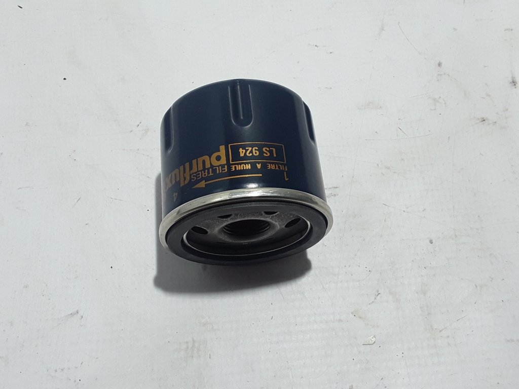 RENAULT Clio 3 generation (2005-2012) Oil filter 7700082124, 7700112686, 7700112690 22420793