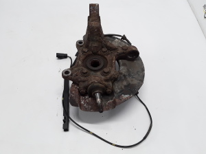 VOLVO XC90 (2002–2014) Front wheel hub 30760562 - 2