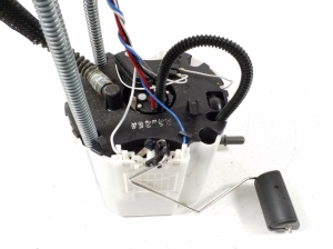 Chevrolet Camaro (2015–2026) Kütusepump paagis 13592914 - 4