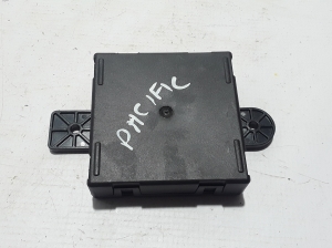  Rear side door control unit 