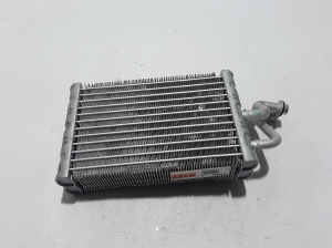   Radiator interior air conditioning 