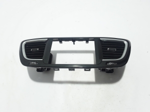   Interior panel ventilation grilles 