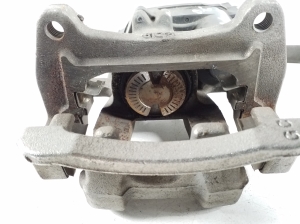 Chevrolet Camaro (2015–2026) Tagumine pidurisadul 84169864 - 3