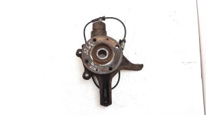 Front wheel hub