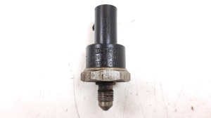  High pressure fuel line sensor 