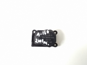 Salona sildītāja aizbīdņa motoriņš - A1688204242
