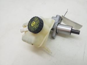  Master cylinder 