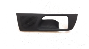   Rear side door speaker 