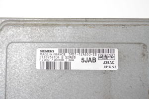 Ford Focus (2004–2011) Engine control unit 5M5112A650ZB - 2